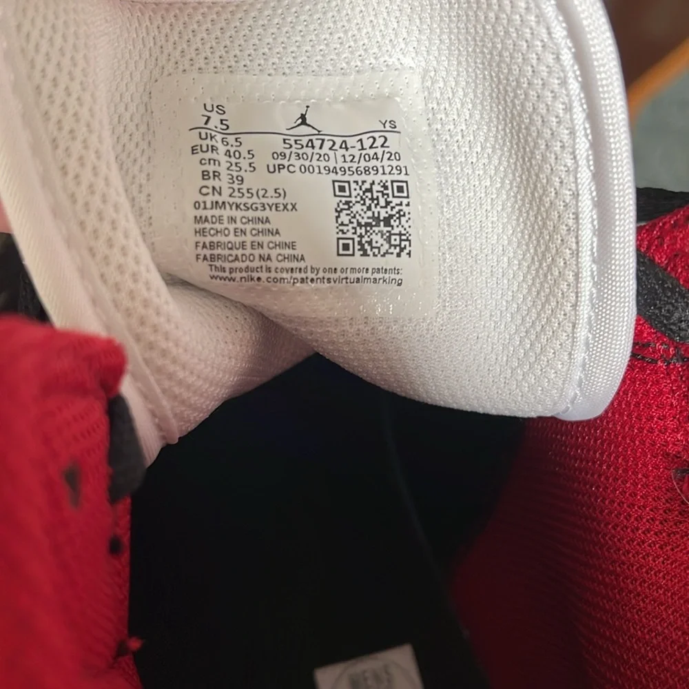 Air Jordan 1 Mid White/Gym Red/Black 554724-122 Size 9 ❤️🤍🖤
